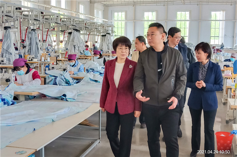 鑫瑞娜家紡喜迎雄安新區建設 家具采購考察團來廠考察